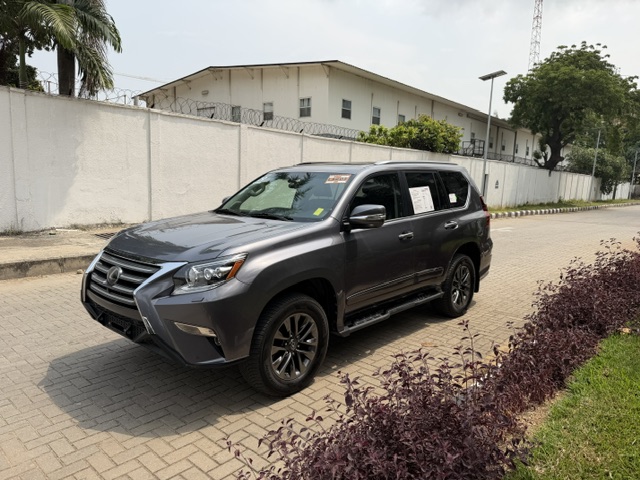 Lexus GX 460 Luxury 2019 — Front three-quarter — for sale in Lagos, Nigeria
