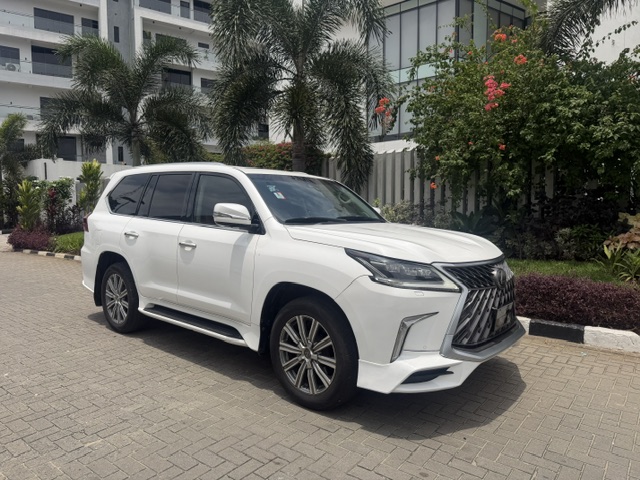Lexus LX 570 Super Sport 2016 — Front three-quarter — for sale in Lagos, Nigeria