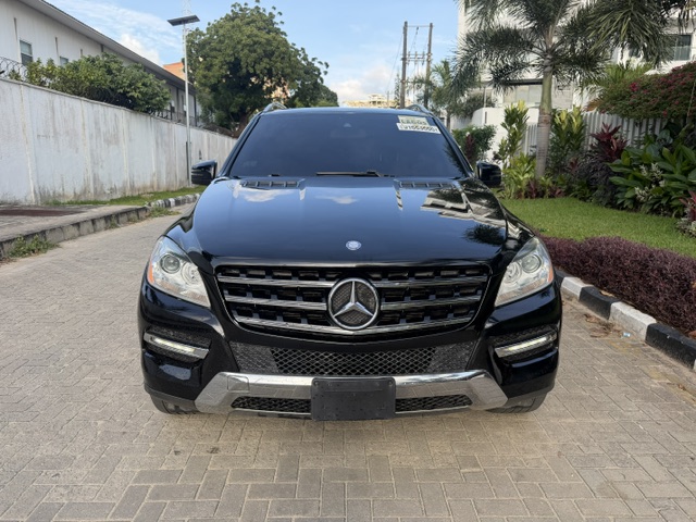 Mercedes-Benz ML 350 4MATIC 2015 — Front three-quarter — for sale in Lagos, Nigeria